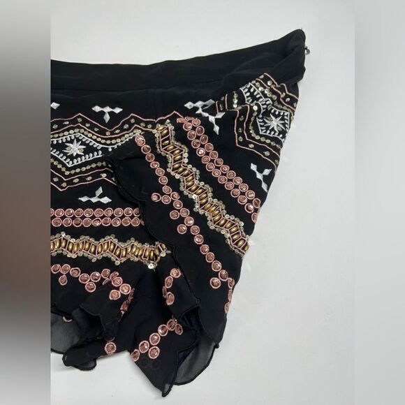 Forever 21 Black shorts with sequins Lined Size L - Picture 4 of 11